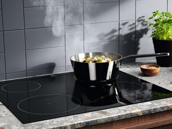 Piano cottura a induzione: caratteristiche, sicurezza e consigli per la scelta