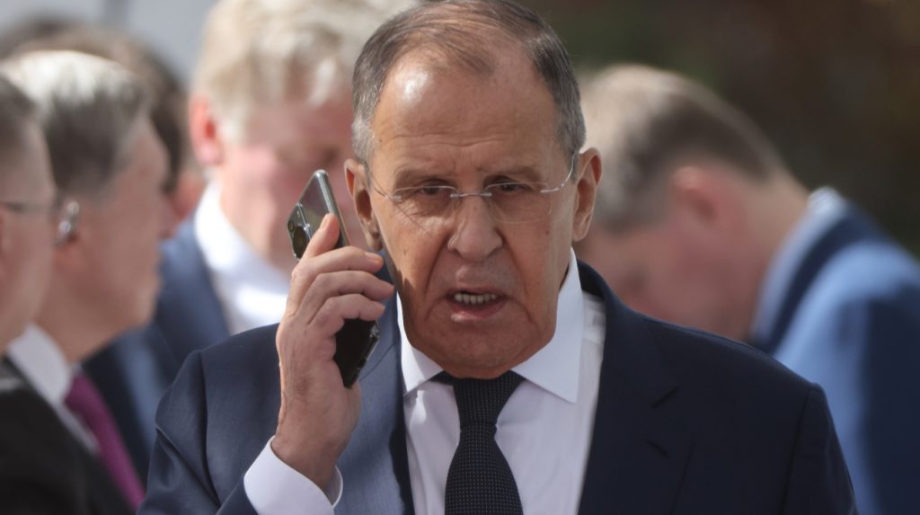 Sergei Lavrov in disgrazia: la caduta del Ministro degli Esteri russo dopo la cancellazione dell&#039;incontro tra Putin e Trump