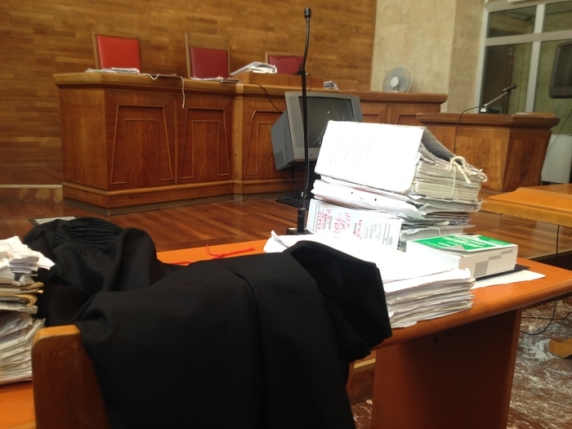 Assolto per motivi legati al Covid un uomo che guidava in stato di ebrezza e dimenticò il figlio di 10 anni a bordo dopo un incidente stradale ad Avellino