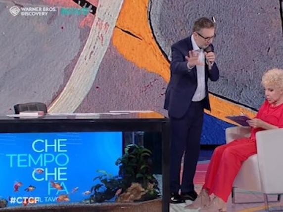 Ospite di «Che tempo che fa» scherza sulla stanchezza dei concerti