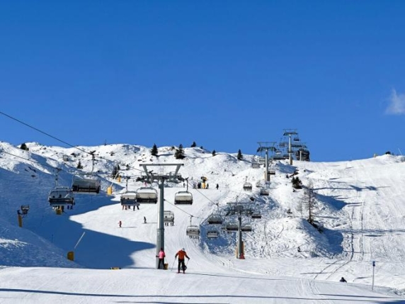 Stagione Sciistica 2023-2024: Date di Apertura e Novità per Dolomiti Superski e Skirama