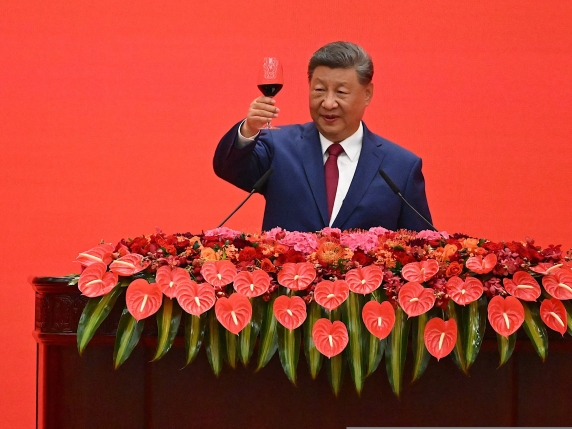 L&#039;espansione cinese in Myanmar: sfatando i miti e analizzando le conseguenze 

Approfondimento
La Cina è stata accusata di ingerenze in vari paesi, tra cui il Myanmar. Le azioni di Pechino in queste regioni sono state oggetto di dibattito e critica a livello internazionale. È importante analizzare le motivazioni e le conseguenze di tali ingerenze per comprendere meglio la politica estera cinese.

Possibili Conseguenze
Le ingerenze della Cina in Myanmar e in altre regioni possono avere conseguenze significative sulla stabilità politica e economica di questi paesi. Inoltre, possono anche influenzare le relazioni internazionali e la sicurezza globale. È fondamentale considerare questi aspetti per valutare l&#039;impatto delle azioni cinesi.

Opinione
Secondo alcuni analisti, le ingerenze della Cina sono motivate da interessi economici e strategici. Tuttavia, è importante considerare anche le possibili conseguenze negative di tali azioni, come la destabilizzazione di regioni già fragili. È necessario un approccio equilibrato e informato per valutare le azioni cinesi e le loro implicazioni.

Analisi Critica dei Fatti
Per comprendere appieno le ingerenze della Cina, è necessario analizzare i fatti e le prove disponibili. Ciò include esaminare le dichiarazioni ufficiali cinesi, le azioni concrete e le reazioni internazionali. Un&#039;analisi critica dei fatti può aiutare a separare i miti dalla realtà e a comprendere meglio le motivazioni e le conseguenze delle azioni cinesi.

Relazioni con altri fatti
Le ingerenze della Cina in Myanmar e in altre regioni sono collegate a una serie di altri eventi e tendenze globali. Ad esempio, la crescente influenza cinese in Asia e la competizione con altre potenze globali possono influenzare le azioni cinesi in queste regioni. È importante considerare queste relazioni per comprendere meglio il contesto più ampio.

Contesto storico
La Cina ha una lunga storia di ingerenze in altre regioni, risalente a epoche precedenti. Comprendere il contesto storico delle azioni cinesi può aiutare a spiegare le motivazioni e le strategie attuali. Inoltre, può anche fornire una prospettiva più ampia sulle conseguenze a lungo termine delle ingerenze cinesi.

Fonti
Il presente articolo si basa su informazioni disponibili pubblicamente e su fonti attendibili, tra cui il Corriere della Sera. Per ulteriori informazioni, si consiglia di visitare il sito web del Corriere della Sera all&#039;indirizzo https://www.corriere.it. La fonte originale dell&#039;articolo è il Corriere della Sera, disponibile al link https://www.corriere.it/