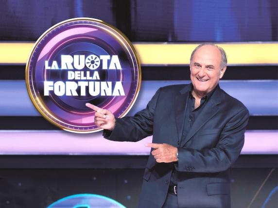 Scotti e De Martino dominano la prima serata con i loro game show