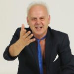 Zelig torna in TV: da Pino dei Palazzi a “papy ultras” e il destino dei protagonisti.