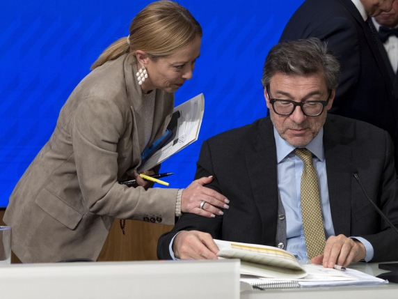 Conte critica la sanatoria edilizia in Campania, Tajani propone valutazione caso per caso