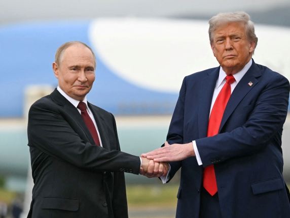 Trump e Putin presentano un piano di 28 punti per svendere Kiev in nome del business