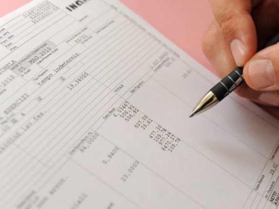 Tasse al 5 % sugli aumenti contrattuali 2025‑2026: bonus di quasi 500 € per redditi sotto 28.000 € e detassazione straordinari fino a 40.000 €