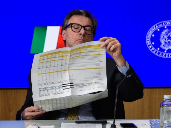 Manovra Finanziaria: Audizione del Ministro Giorgetti, Impatto e Prospettive per l&#039;Economia Italiana