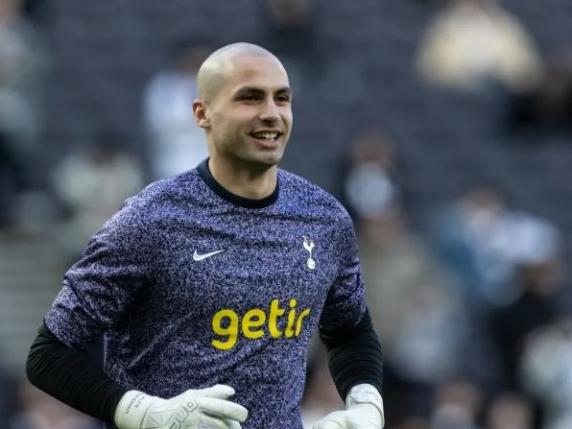Whiteman, terzo portiere del Tottenham, a 26 anni lascia il calcio (e 450mila euro l&#039;anno) per fare il fotografo