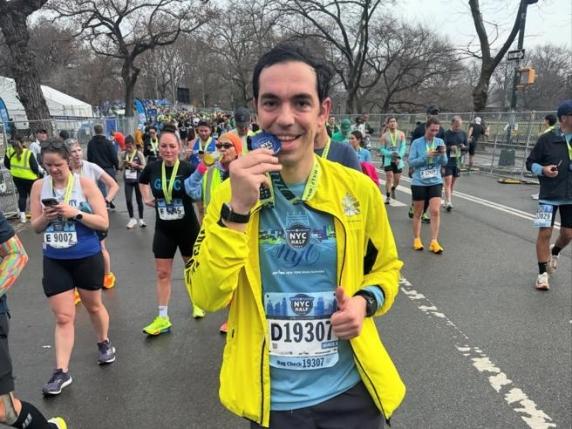 Don Luigi alla maratona di New York: un&#039;esperienza unica e significativa per il parroco di San Patrick