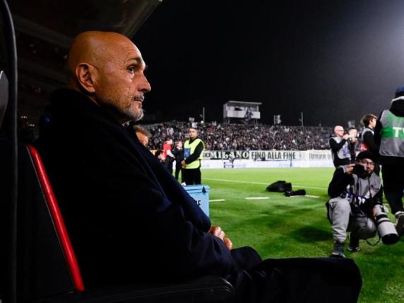 La vittoria della Napoli contro la Juventus: un punto di svolta per Spalletti e la squadra

Approfondimento
La partita contro la Juventus è stata un&#039;occasione importante per la Napoli, che ha potuto dimostrare le sue capacità e la sua determinazione. Il risultato di parità è stato un buon punto di partenza per la squadra, che può ora lavorare per migliorare e raggiungere i suoi obiettivi.

Possibili Conseguenze
La vittoria contro la Juventus potrebbe avere conseguenze positive per la Napoli, che potrebbe guadagnare fiducia e slancio per le prossime partite. Inoltre, il risultato potrebbe anche avere un impatto sulla classifica, con la Napoli che potrebbe salire di posizione e avvicinarsi alle squadre in testa.

Opinione
Secondo alcuni esperti, la vittoria contro la Juventus è stato un risultato importante per la Napoli, che ha dimostrato le sue capacità e la sua determinazione. Tuttavia, altri ritengono che la squadra debba ancora lavorare per migliorare e raggiungere i suoi obiettivi.

Analisi Critica dei Fatti
La partita contro la Juventus è stata analizzata da molti esperti, che hanno evidenziato i punti di forza e di debolezza della Napoli. Secondo alcuni, la squadra ha dimostrato una buona organizzazione e una determinazione importante, ma ha anche commesso alcuni errori che potrebbero essere migliorati.

Relazioni con altri fatti
La vittoria contro la Juventus è stata collegata ad altri fatti importanti nella storia della Napoli. Ad esempio, la squadra ha già vinto contro altre squadre importanti in passato, e questo risultato potrebbe essere visto come un punto di svolta per la stagione.

Contesto storico
La partita contro la Juventus si è svolta in un contesto storico importante per la Napoli, che ha già vinto molti titoli e ha una lunga tradizione di successi. La squadra ha sempre avuto una forte rivalità con la Juventus, e questo risultato potrebbe essere visto come un punto di svolta per la stagione.

Fonti
La fonte di questo articolo è il Corriere della Sera, che ha pubblicato un articolo sulla partita contro la Juventus. Il link diretto all&#039;articolo è https://www.corriere.it/