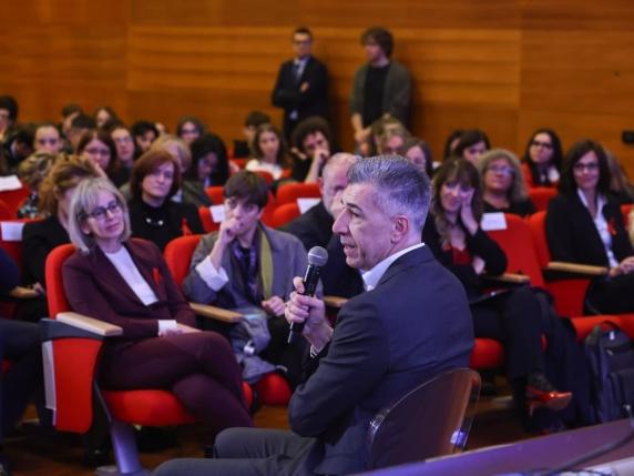 Gino Cecchettin parla ai giovani studenti dell&#039;Università Statale di Brescia di genere e identità