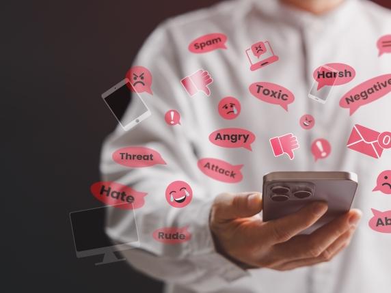 Bullismo: le parole che feriscono più delle botte, un talk a Milano per capire e prevenire