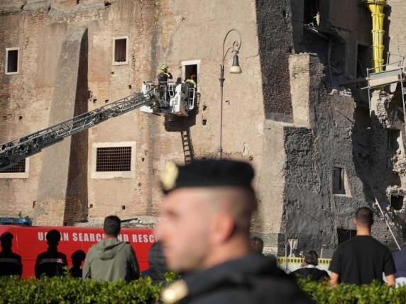 Incidente durante lavori di ripulitura dell&#039;intonaco: un boato e poi il crollo, i lavoratori raccontano la loro esperienza di terrore e choc