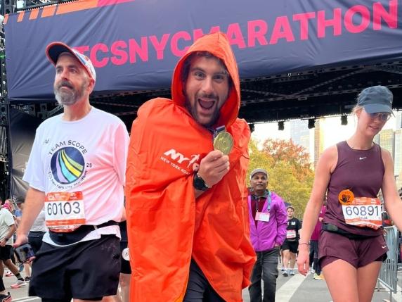 Lo Chef Grandi Trionfa alla Maratona di Central Park: Una Storia di Determinazione e Passione
