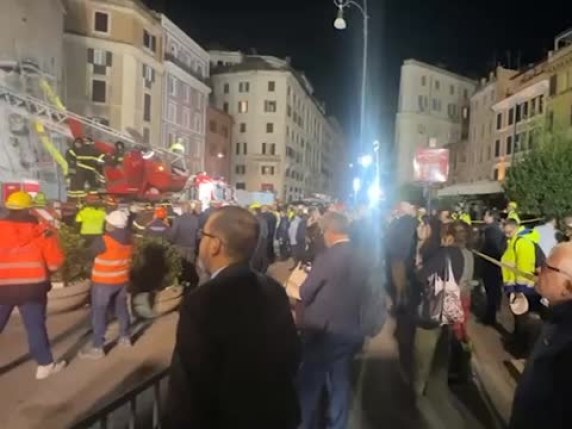 Crollo della Torre dei Conti: un&#039;immagine drammatica e le sfide per la sicurezza sul lavoro
