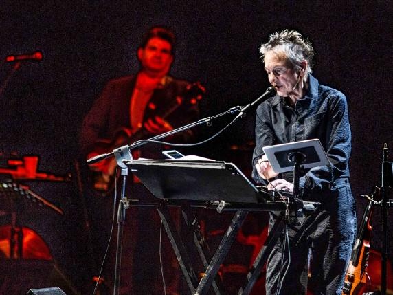 Laurie Anderson, due ore di spettacolo (e applausi) all&#039;Auditorium Parco della Musica