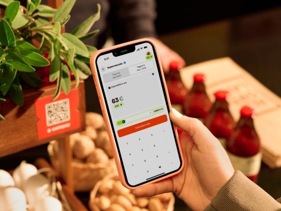 Satispay introduce &quot;Paga in 3&quot;: il nuovo servizio di pagamento a rate senza interessi per acquisti online e in negozio

Approfondimento
Il servizio &quot;Paga in 3&quot; di Satispay è stato progettato per offrire ai clienti una maggiore flessibilità e comodità nel gestire le loro spese. La possibilità di suddividere i pagamenti in tre rate senza interessi rappresenta un&#039;opzione conveniente per coloro che vogliono acquistare prodotti o servizi online o in negozio senza dover sostenere l&#039;intero costo in una sola soluzione.

Possibili Conseguenze
La introduzione del servizio &quot;Paga in 3&quot; potrebbe avere un impatto positivo sui clienti, offrendo loro una maggiore flessibilità e comodità nel gestire le loro spese. Tuttavia, è importante che i clienti utilizzino questo servizio in modo responsabile, assicurandosi di poter sostenere i pagamenti rateali senza incorrere in difficoltà finanziarie.

Opinione
Il lancio del servizio &quot;Paga in 3&quot; da parte di Satispay rappresenta un passo avanti nel settore dei pagamenti, offrendo ai clienti una maggiore flessibilità e comodità. Tuttavia, è fondamentale che i clienti utilizzino questo servizio in modo consapevole e responsabile, considerando le loro capacità finanziarie e le possibili conseguenze a lungo termine.

Analisi Critica dei Fatti
Il servizio &quot;Paga in 3&quot; di Satispay sembra essere un&#039;opzione conveniente per i clienti, ma è importante considerare i possibili rischi e limiti. Ad esempio, i clienti dovrebbero essere consapevoli dei termini e delle condizioni del servizio, comprese le scadenze di pagamento e le possibili penali per i ritardi.

Relazioni con altri fatti
Il lancio del servizio &quot;Paga in 3&quot; da parte di Satispay si inserisce nel contesto più ampio dell&#039;evoluzione dei pagamenti digitali. La crescente domanda di servizi di pagamento flessibili e comodi ha portato a una serie di innovazioni nel settore, con diverse aziende che offrono soluzioni simili.

Contesto storico
Il servizio &quot;Paga in 3&quot; di Satispay rappresenta un&#039;evoluzione del concetto di pagamento a rate, che è stato utilizzato per anni in diversi settori. Tuttavia, la possibilità di suddividere i pagamenti in tre rate senza interessi direttamente dall&#039;app rappresenta un&#039;innovazione significativa, che potrebbe avere un impatto positivo sui clienti e sul mercato.

Fonti
La fonte di questo articolo è il sito Corriere.it. Per ulteriori informazioni, si può visitare il sito ufficiale di Satispay o consultare altre fonti di informazione finanziaria.