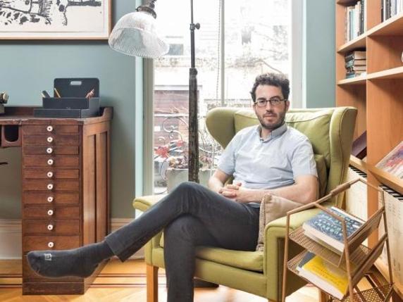 Safran Foer e il Paradosso degli Slogan Elettorali: Tra Autenticità e Manipolazione