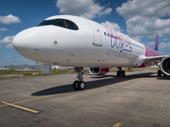 Wizz Air adotta strategia estrema per far fronte alla carenza di motori aerei: smonta propulsori dai velivoli più moderni per mantenere in volo quelli più vecchi