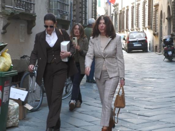 Processo a Cinzia Dal Pino: l&#039;imprenditrice rischia l&#039;ergastolo per l&#039;omicidio di un borseggiatore 

Approfondimento
Il caso di Cinzia Dal Pino è stato oggetto di grande attenzione mediatica a causa della sua particolarità. L&#039;imprenditrice è stata accusata di aver ucciso un borseggiatore con il suo suv, un evento che ha sollevato molte domande sulla legittima difesa e sui limiti della violenza.

Possibili Conseguenze
La sentenza del processo potrebbe avere conseguenze significative per Cinzia Dal Pino, che rischia di essere condannata all&#039;ergastolo. Inoltre, il caso potrebbe avere implicazioni più ampie sulla società, sollevando questioni sulla sicurezza personale e sulla responsabilità individuale.

Opinione
Il legale di Cinzia Dal Pino ha dichiarato che la sua cliente è pentita dell&#039;evento, sottolineando la complessità del caso e la necessità di considerare tutte le circostanze.

Analisi Critica dei Fatti
È importante analizzare i fatti del caso in modo obiettivo, considerando tutte le prove e le testimonianze. La sentenza del processo sarà il risultato di una attenta valutazione delle circostanze e delle leggi applicabili.

Relazioni con altri fatti
Il caso di Cinzia Dal Pino non è isolato, ma fa parte di un più ampio contesto di discussioni sulla sicurezza personale e sulla legittima difesa. È importante considerare come questo caso si relazioni ad altri eventi simili e come possa influenzare le politiche e le leggi future.

Utilità pratica
Il caso di Cinzia Dal Pino può essere utile per sollevare la consapevolezza sulla importanza della sicurezza personale e sulla responsabilità individuale. Inoltre, può essere un esempio per discutere sulla legittima difesa e sui limiti della violenza.

Contesto storico
Il caso di Cinzia Dal Pino si inserisce in un contesto storico più ampio, in cui la sicurezza personale e la legittima difesa sono state oggetto di discussione e dibattito. È importante considerare come questo caso si relazioni al contesto storico e come possa influenzare le politiche e le leggi future.

Fonti
La fonte di questo articolo è il sito Corriere della Sera, che ha pubblicato l&#039;articolo originale all&#039;indirizzo https://www.corriere.it/. Per ulteriori informazioni, si può consultare il sito web del Corriere della Sera.