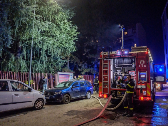 Incendio a Milano: anziana muore a causa di un incendio domestico partito da una tenda