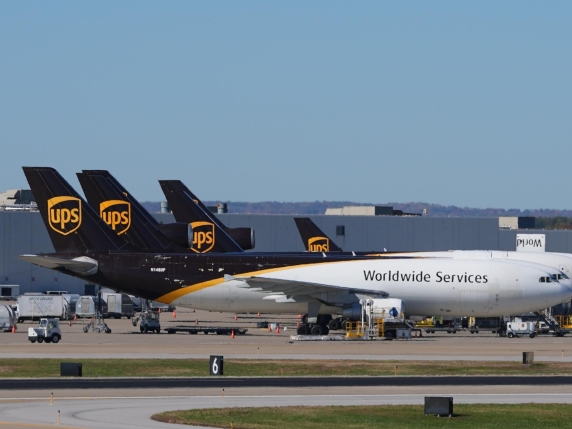 Disastro aereo negli Stati Uniti: incidente mortale e conseguenze per la sicurezza aerea