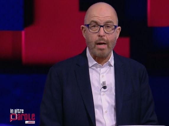 Un tragico addio: la storia di David e dell&#039;ultimo abbraccio al papà poliziotto ucciso da un suv