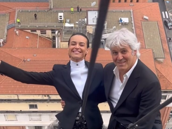 Kasia Smutniak sulla Mole Antonelliana: un appuntamento romantico da sogno