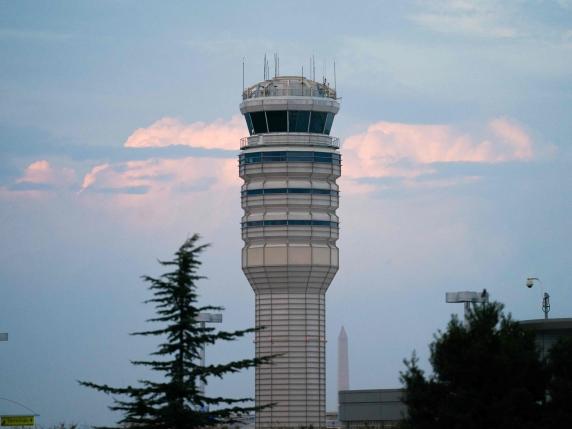 Crisi dei Controllori di Volo: Trump Interviene con una Proposta per Risolvere la Situazione Critica