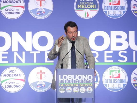 Leader politici in campo per le elezioni regionali in Puglia: Salvini e Meloni sostengono il candidato del centrodestra Luigi Lobuono