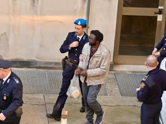 Caso Sharon: le contraddizioni dell&#039;imputato Sangare e la ricerca della verità