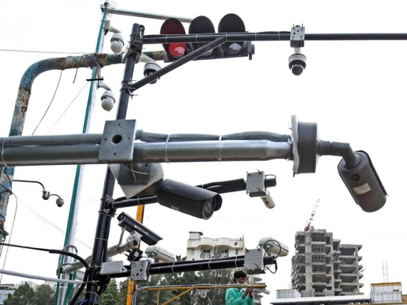 Attenzione agli Automobilisti: il Varco-Trappola di Corso Orbassano a Torino, dove le Telecamere Nascoste Fanno 169 Multe al Giorno