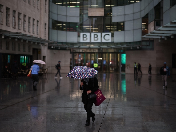 La BBC tra gli scandali: una crisi di credibilità per un&#039;istituzione rispettata