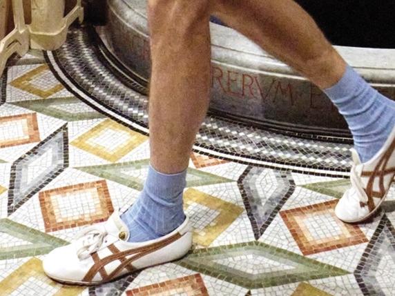 La Moda al Passo con le Sneakers: Una Perfetta Fusione di Stile e Comfort