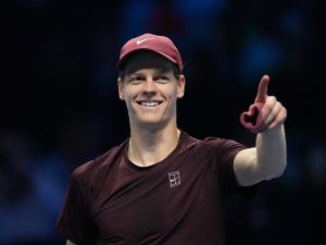 Sinner rinuncia alla Davis Cup per tornare al numero 1: la scelta strategica di un campione