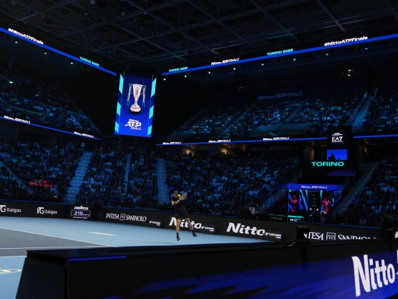 Malore durante la partita di tennis alle Atp Finals: uno spettatore si sente male sugli spalti