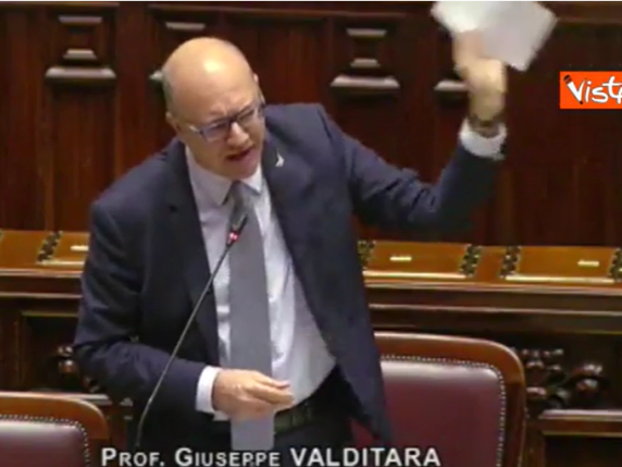 Tensione in Parlamento sulla Legge dell&#039;Educazione Sessuale a Scuola