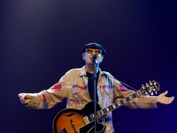 Il Ritorno di Luca Carboni: La Forza della Determinazione contro il Tumore al Polmone