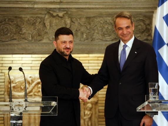 UE valuta aiuti a Kiev: prestito di 8 miliardi di euro e gestione degli asset russi