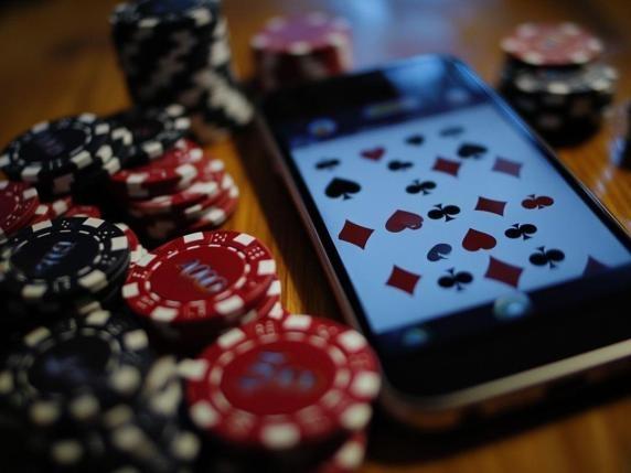 Gioco d&#039;azzardo digitale: 7 milioni di euro spesi al giorno, 27.000 problematici nella provincia