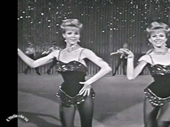 Studio Uno: la sigla con la frase La notte è piccola per noi