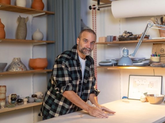 Eric Ragni: da manager a ceramista, la ricerca di un ritmo più adatto alla vita