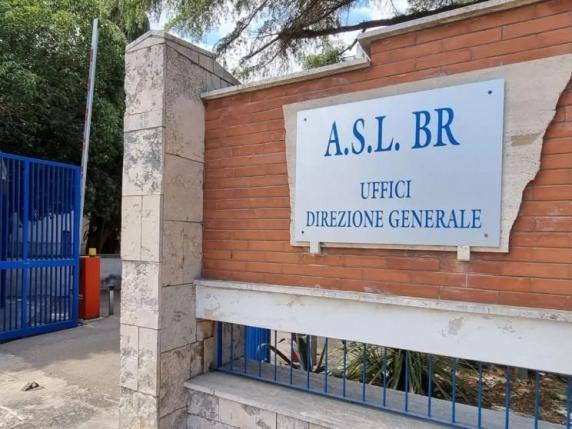 Indagine su medico che offre visite a domicilio a Brindisi: 2.700 euro sottratti in un giorno