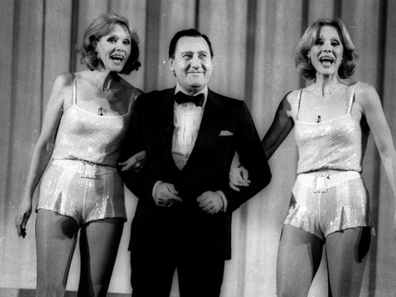 Immagine di una donna: le gambe di Kessler in un sabato sera