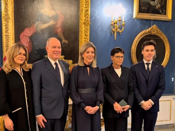 Alberto e Charlène parteciperanno alla Festa Nazionale, mentre Caroline premia la sorella Stéphanie al Palazzo