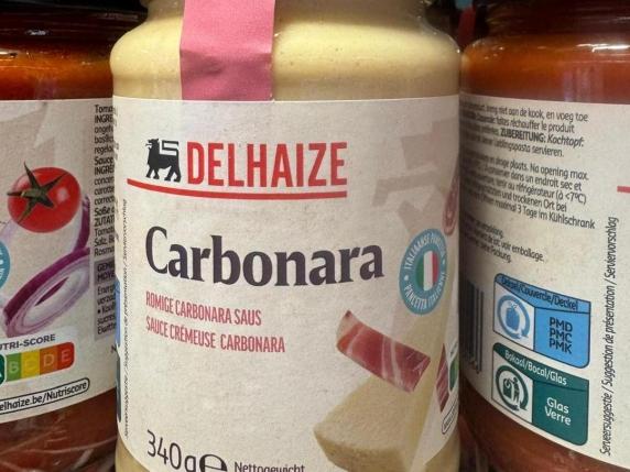 Minister fotografa salse italiane nel mercato del Parlamento UE