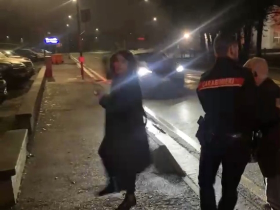 Violenza a Ponte di Piave: prete, sindaca e cronista Rai aggrediti, professore coinvolto