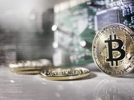 Bitcoin in calo: halving, correzione di mercato e tassazione al 33 % in vista del 2025