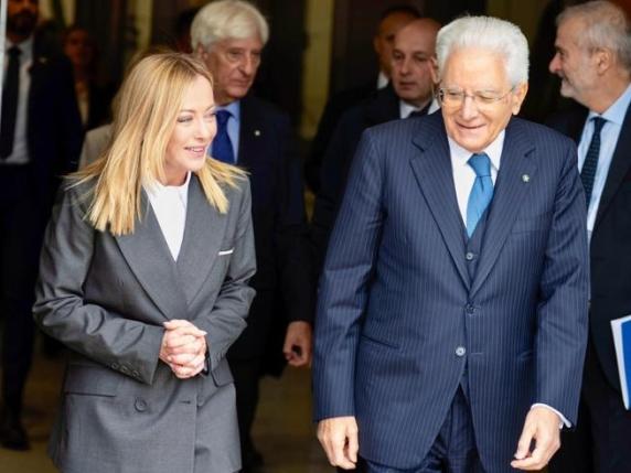 Mattarella e Meloni discutono il piano per l'Ucraina e il voto in Puglia